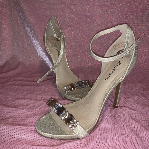 Gold glitter/jeweled heels! - Picture 2 of 4